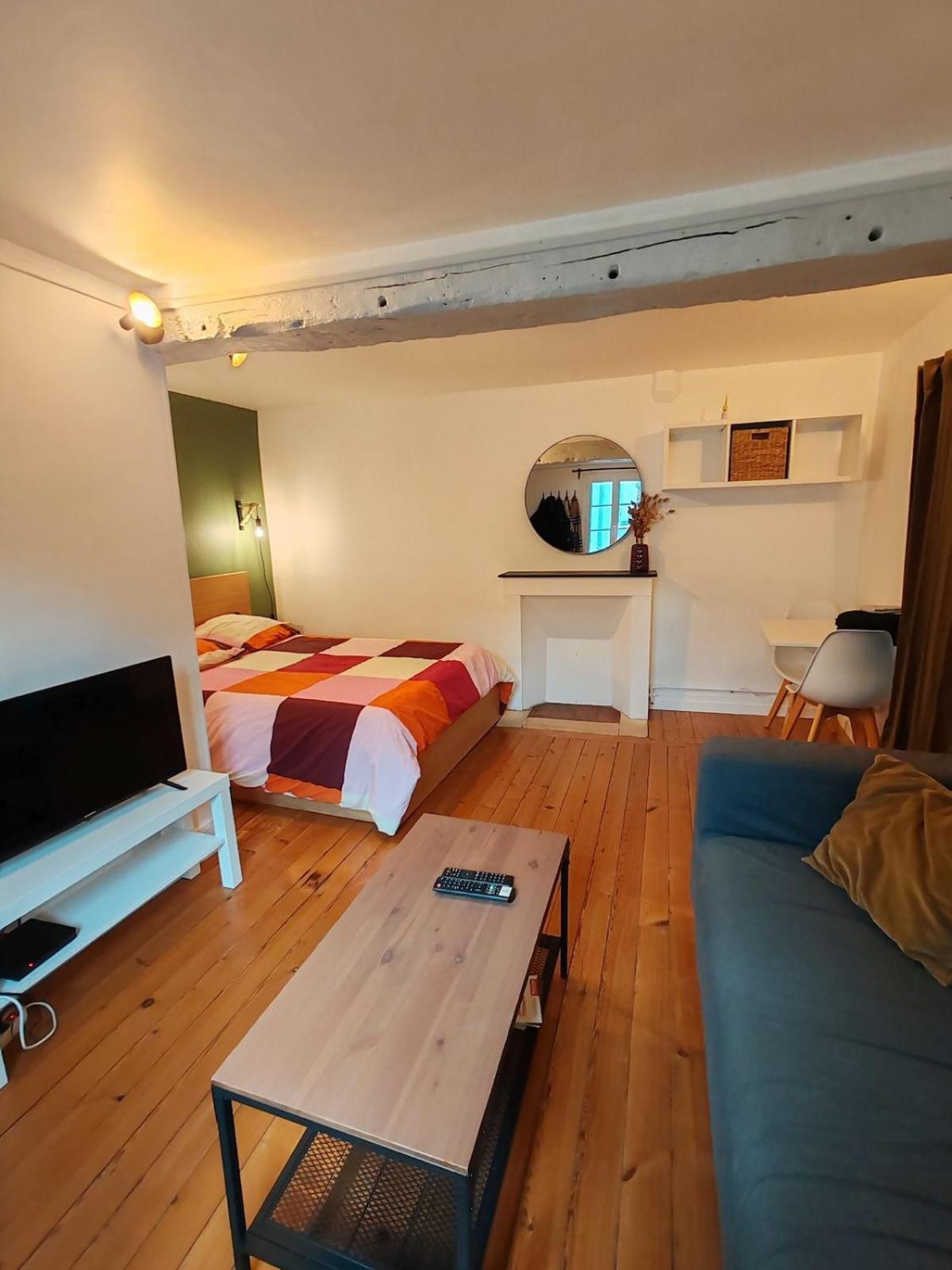 Charmant Studio Renove Caen Zewnętrze zdjęcie